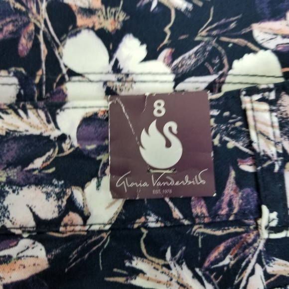 Gloria Vanderbilt All Around Slimming Shorts Sz 8 - Picture 6 of 6